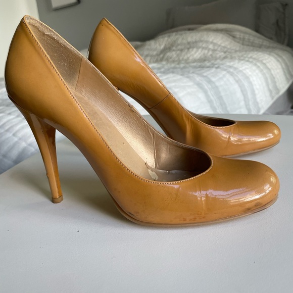 Stuart Weitzman patent leather heels 8 - Picture 5 of 9